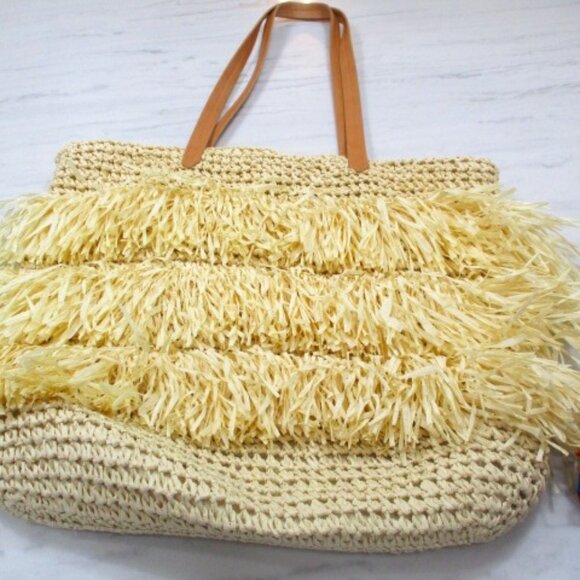 Straw Fringe Beach Bag Tote from Universal Thread. - Picture 1 of 8